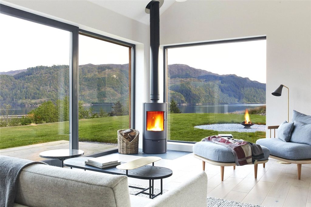 Property photo 2 of 14 Living Area