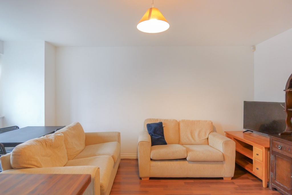 Property photo 2 of 24