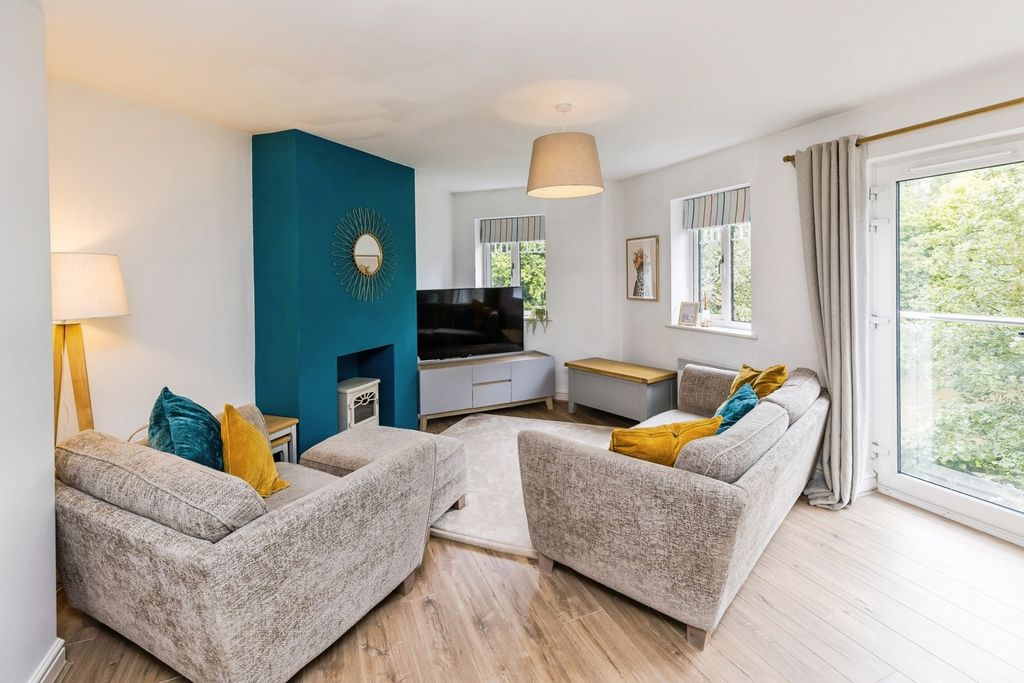 Property photo 3 of 15 Pbox-Img.Jpg