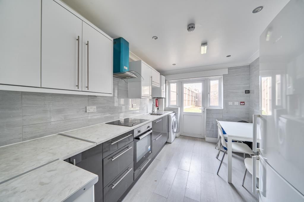 Property photo 2 of 20 Kitchen