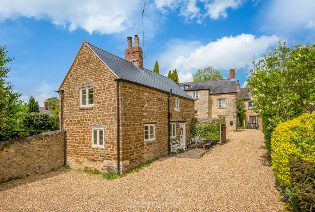Property photo 1 of 9