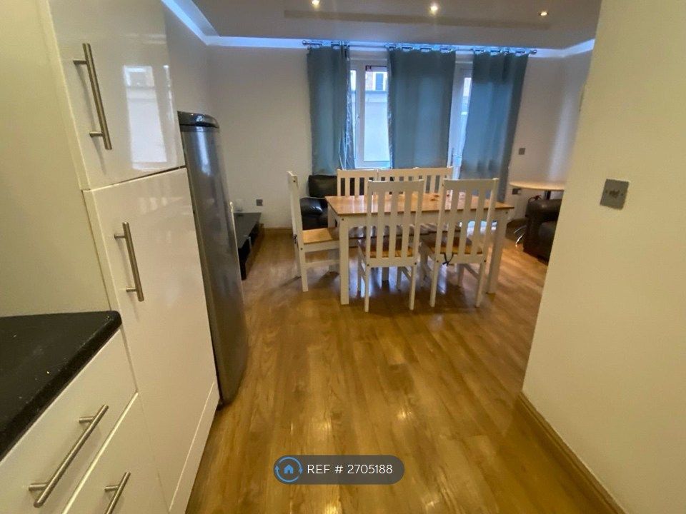 Property photo 3 of 4