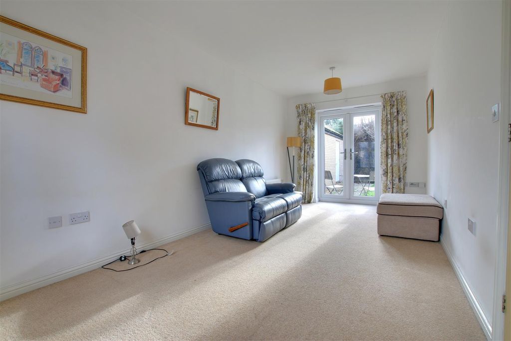 Property photo 2 of 9 Img_6688-Img_6690.Jpg