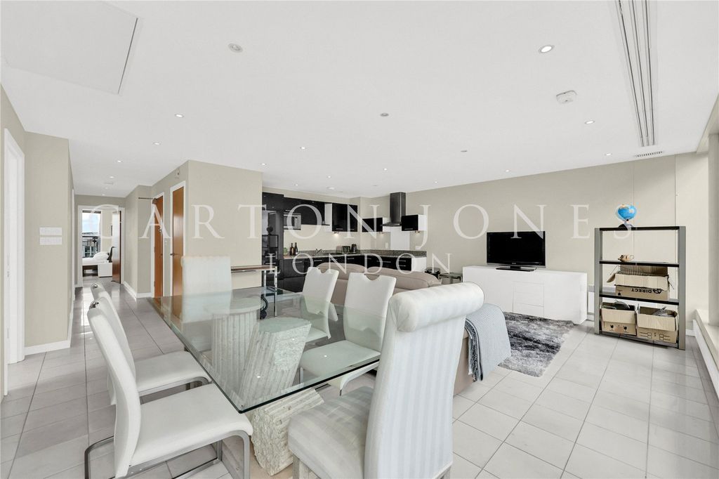 Property photo 2 of 18 Dining Area