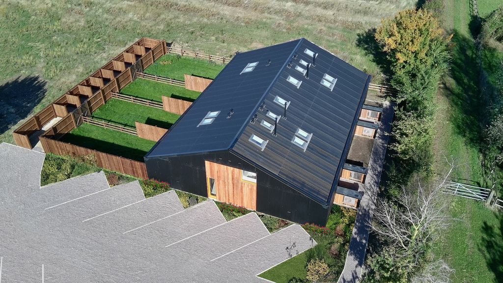 Property photo 1 of 13 100Dronesing005520251006111439Dan