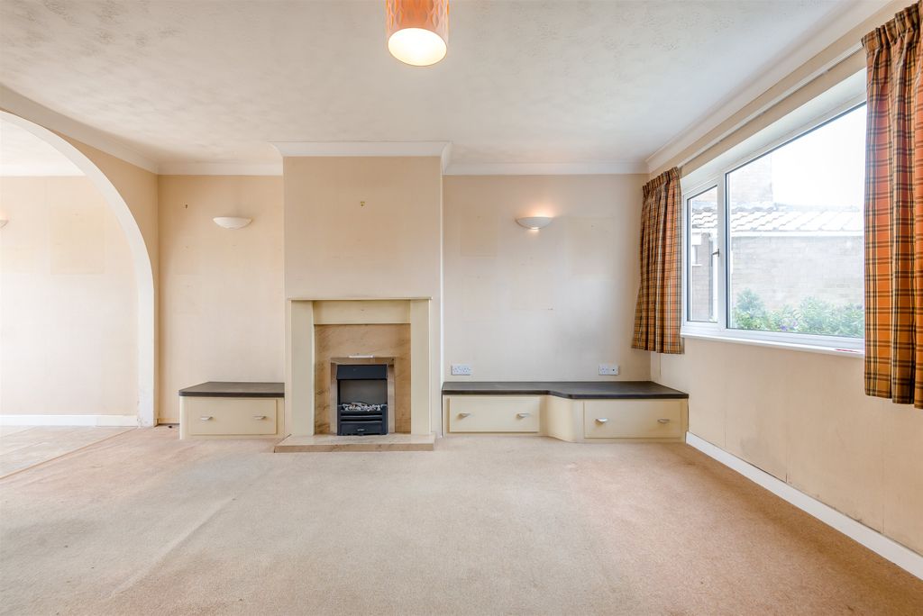 Property photo 3 of 23
