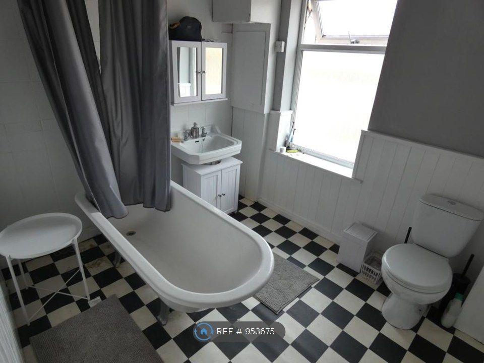 Property photo 3 of 8