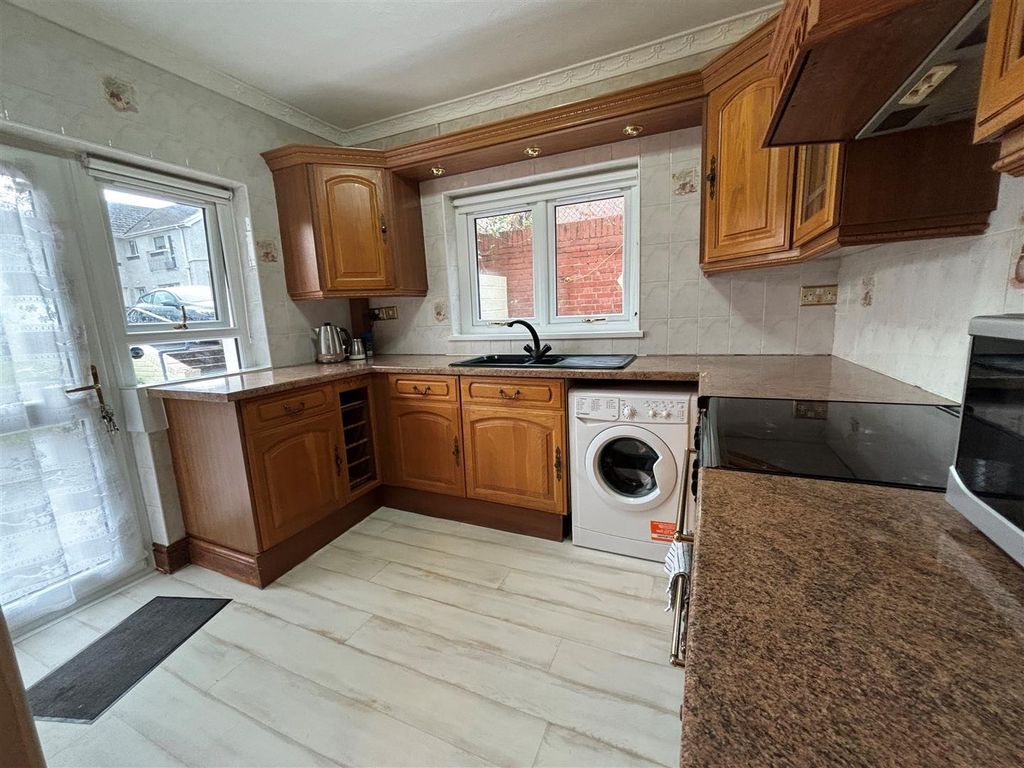 Property photo 2 of 13 Kitchen