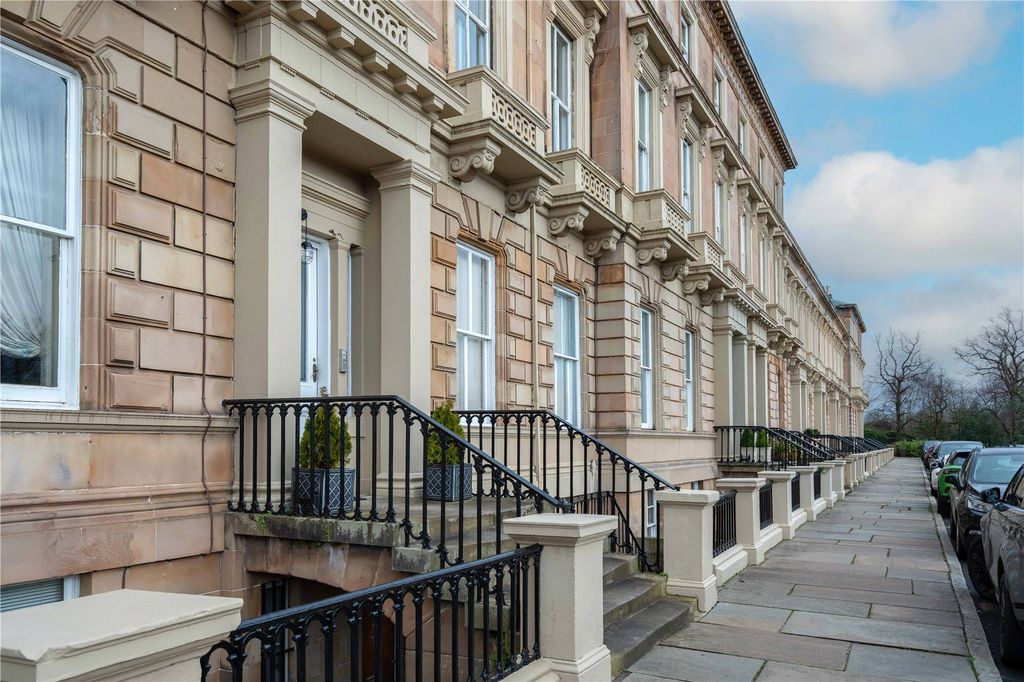 Property photo 1 of 39 9 Kirklee Terrace