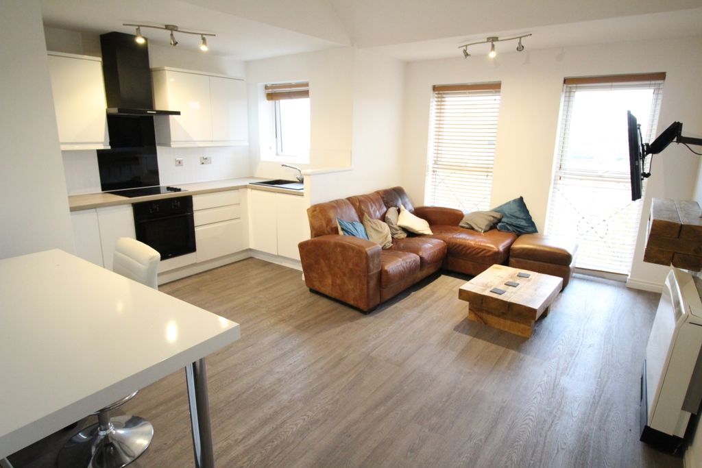 Property photo 3 of 11 Open Plan Living/Din