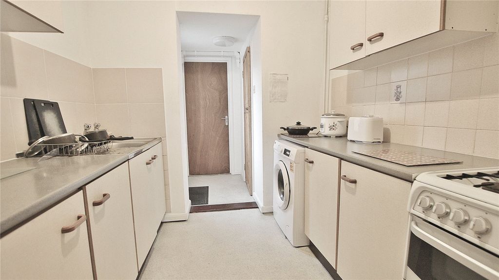 Property photo 2 of 12 Picture No. 32