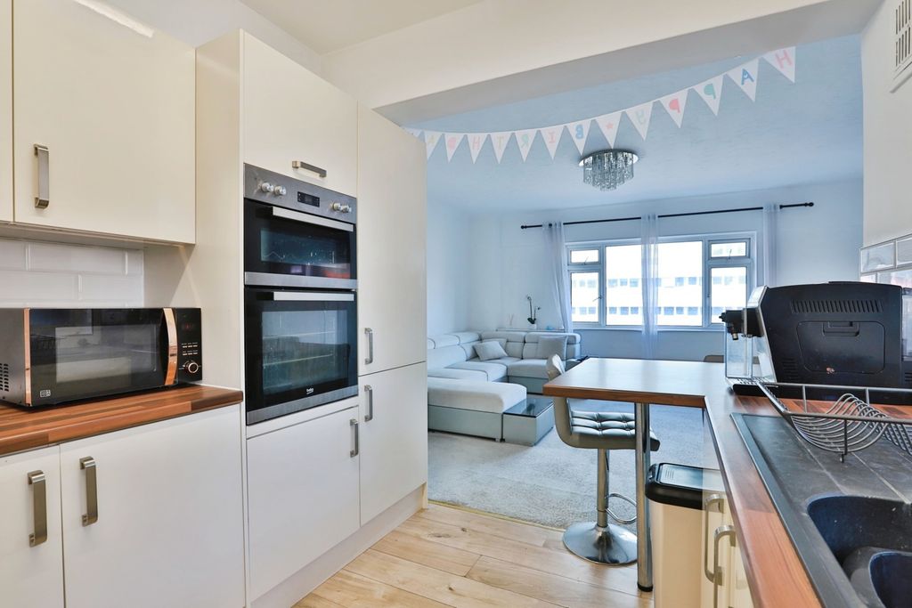 Property photo 1 of 19 Pbox-Img.Jpg