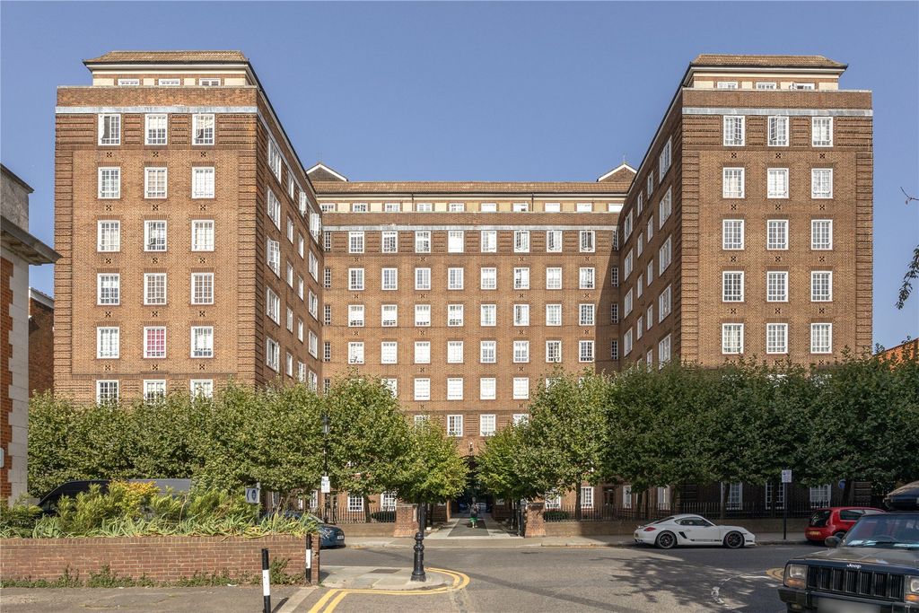 Property photo 1 of 11 Swan Court