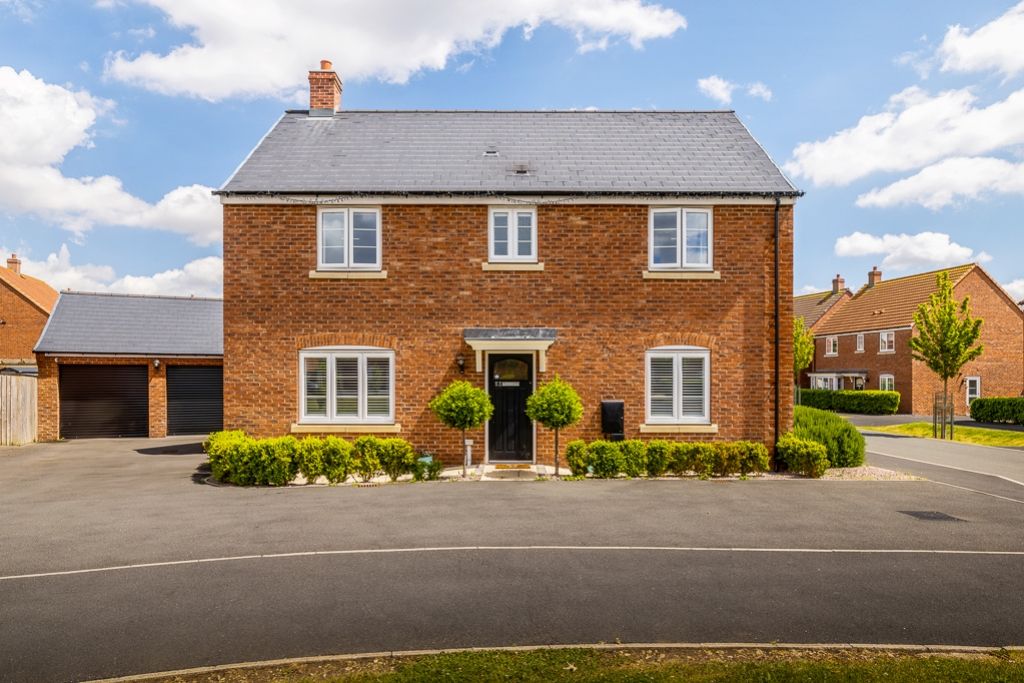 Property photo 1 of 29 23 Top Farm Avenue (Navenby)-8