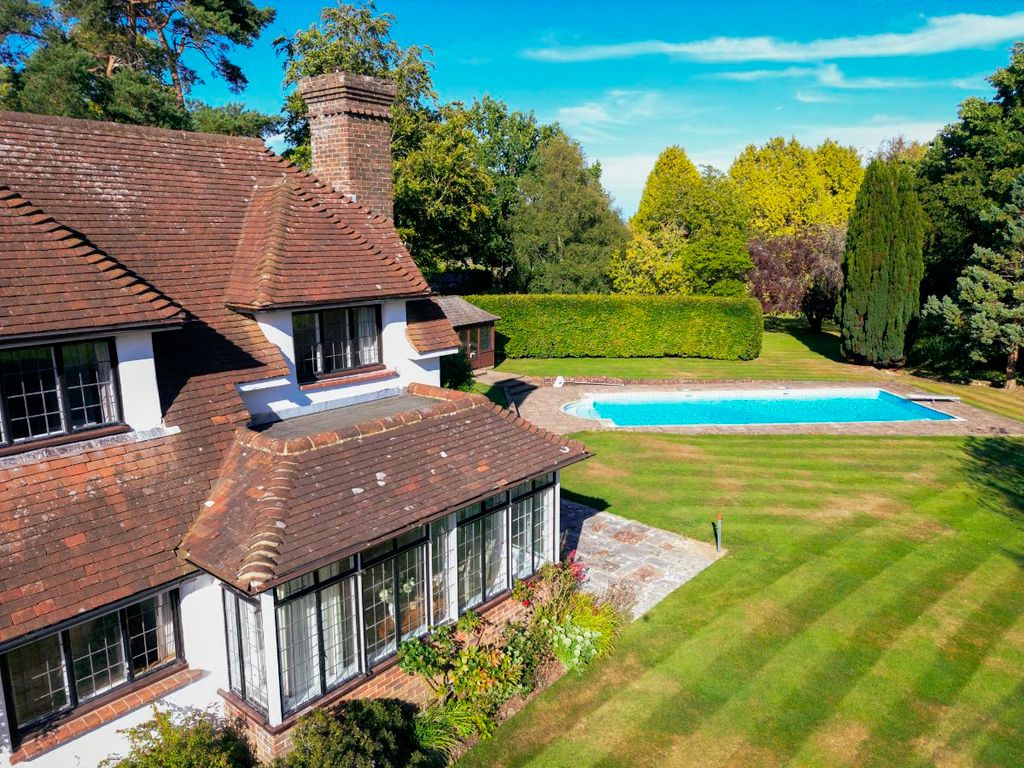 Property photo 2 of 29