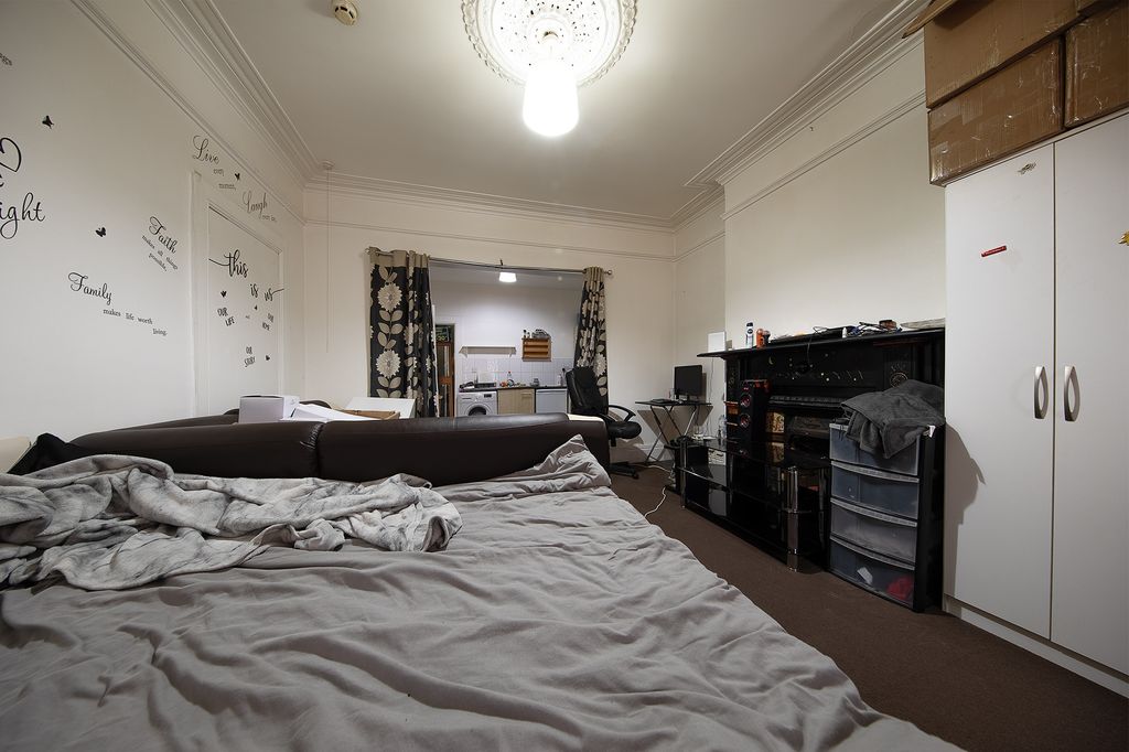 Property photo 3 of 42