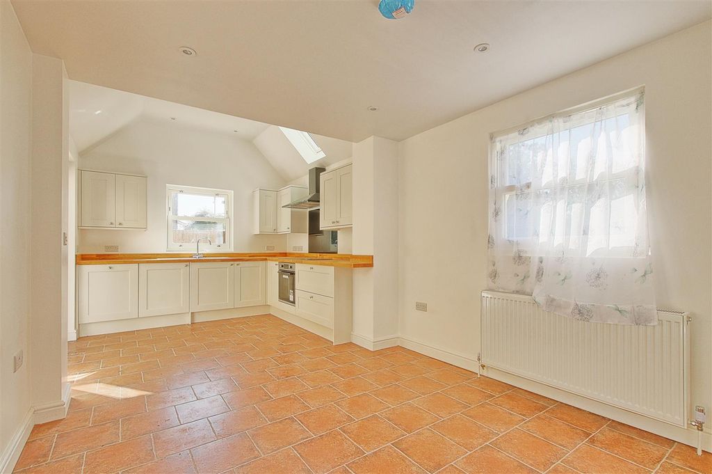 Property photo 3 of 14 Kitchen.Jpg