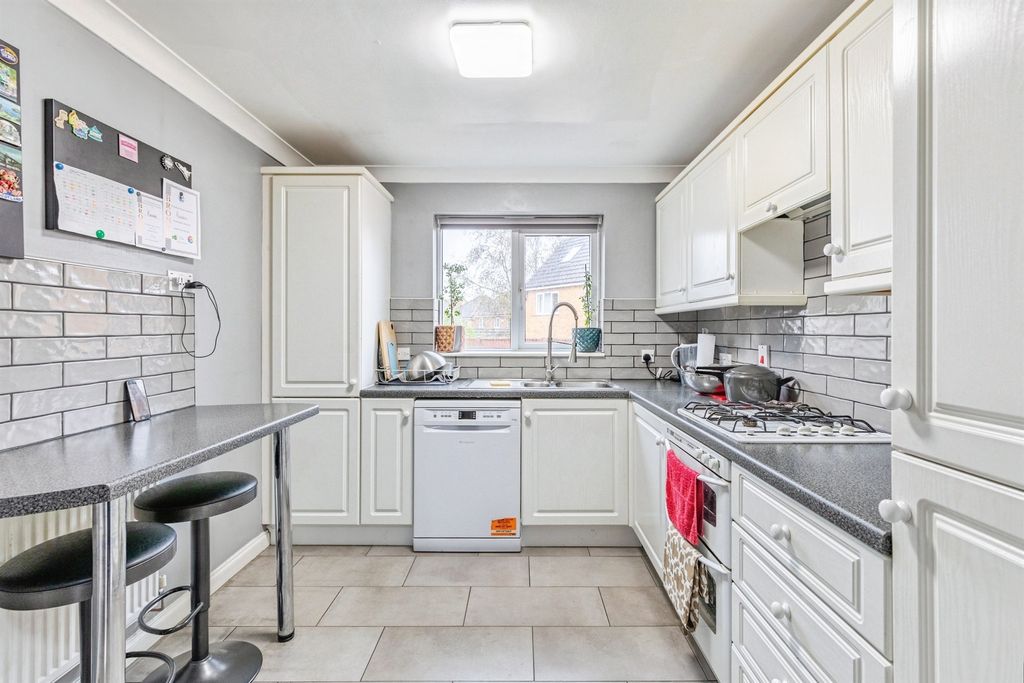 Property photo 2 of 14