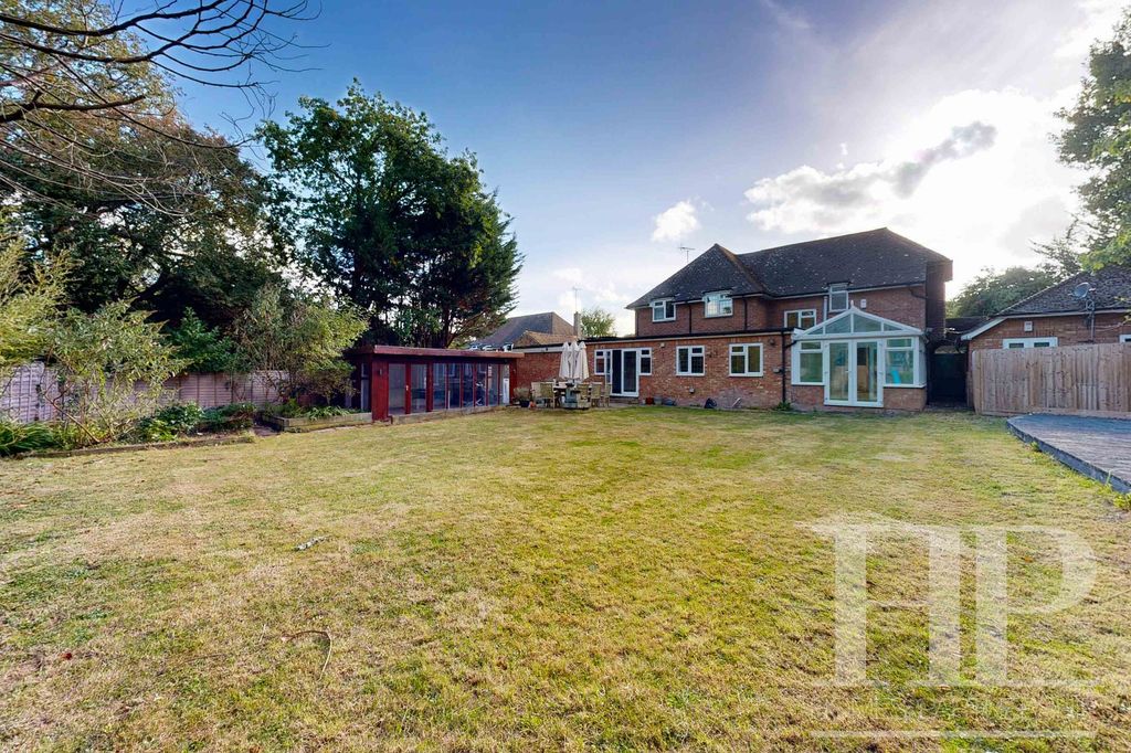 Property photo 2 of 39