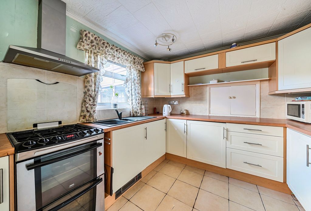 Property photo 3 of 10 1369270-12-68Ff43...