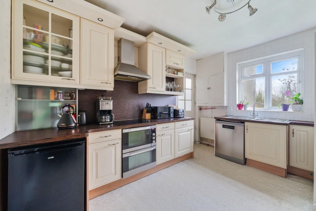 Property photo 3 of 14 Grange Mansions