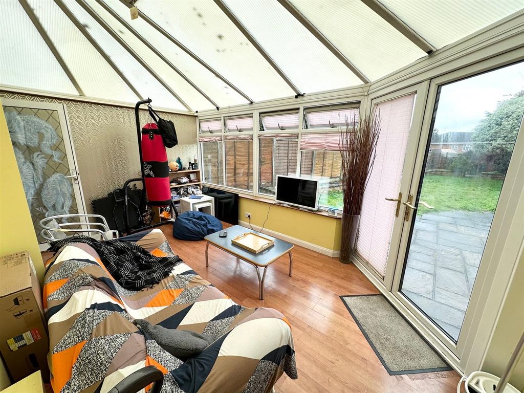 Property photo 2 of 15 Conservatory