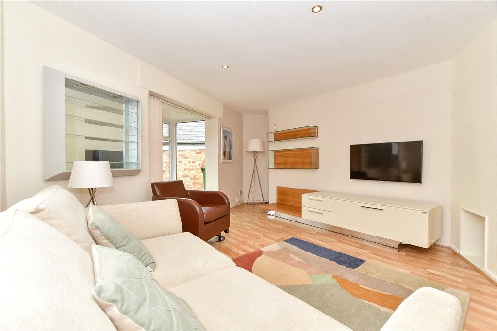 Property photo 3 of 8 Lounge/Diner/ Kitchen