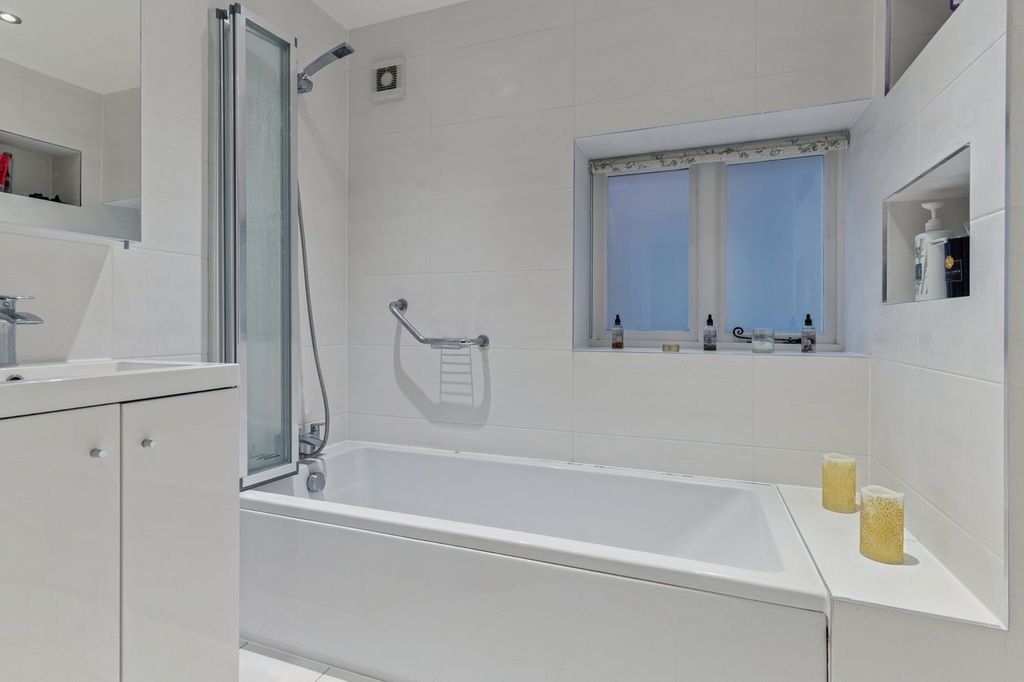 Additional image 17 of 4 bed detached house for saleTilehouse Street, Hitchin SG5