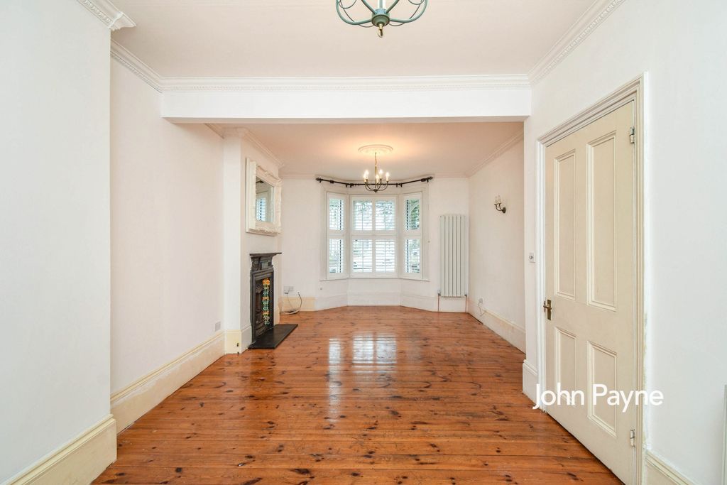 Property photo 3 of 13 Reception