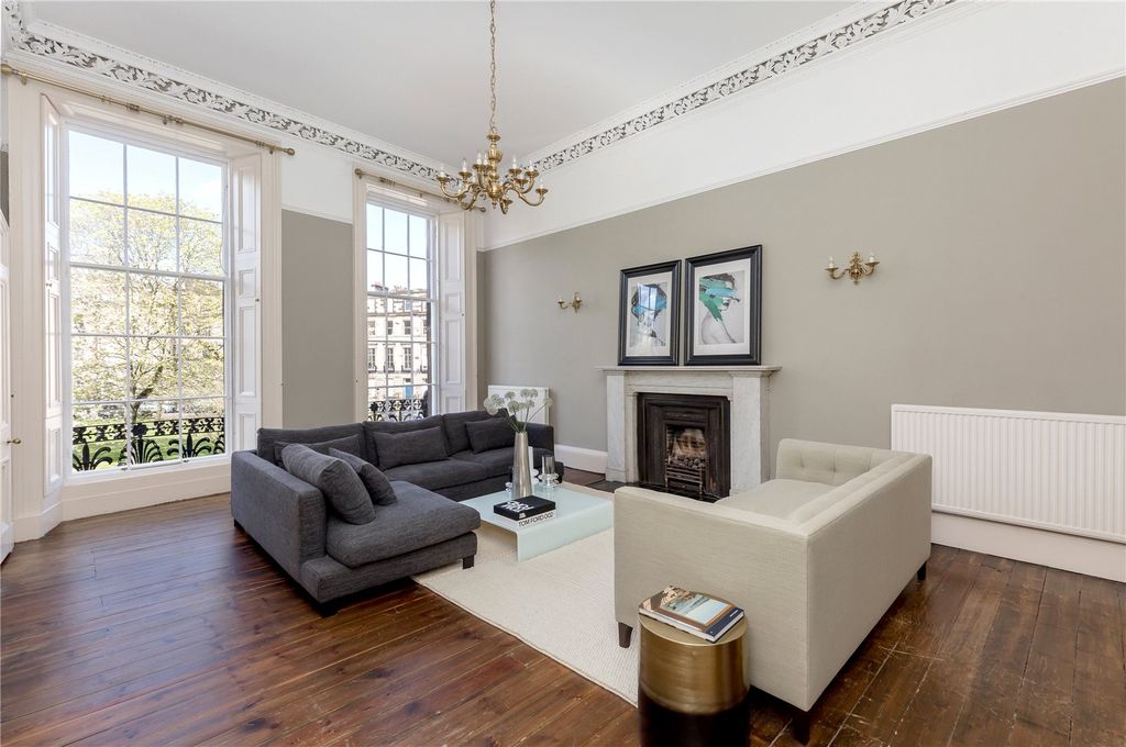 Property photo 3 of 18 Drawing Room