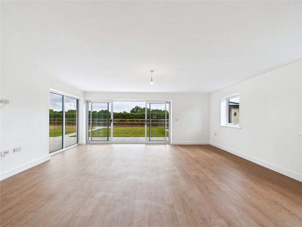 Property photo 3 of 17 Picture No. 09