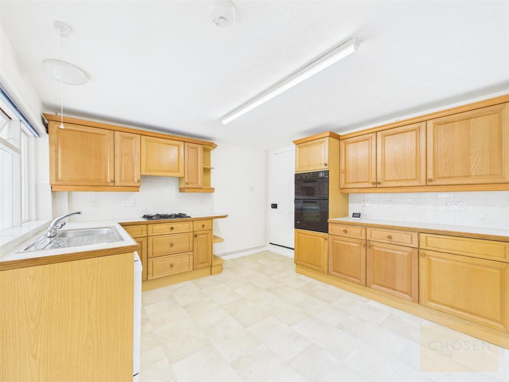 Property photo 3 of 29 Cam01118G0-Pr0562-Still006.Jpg