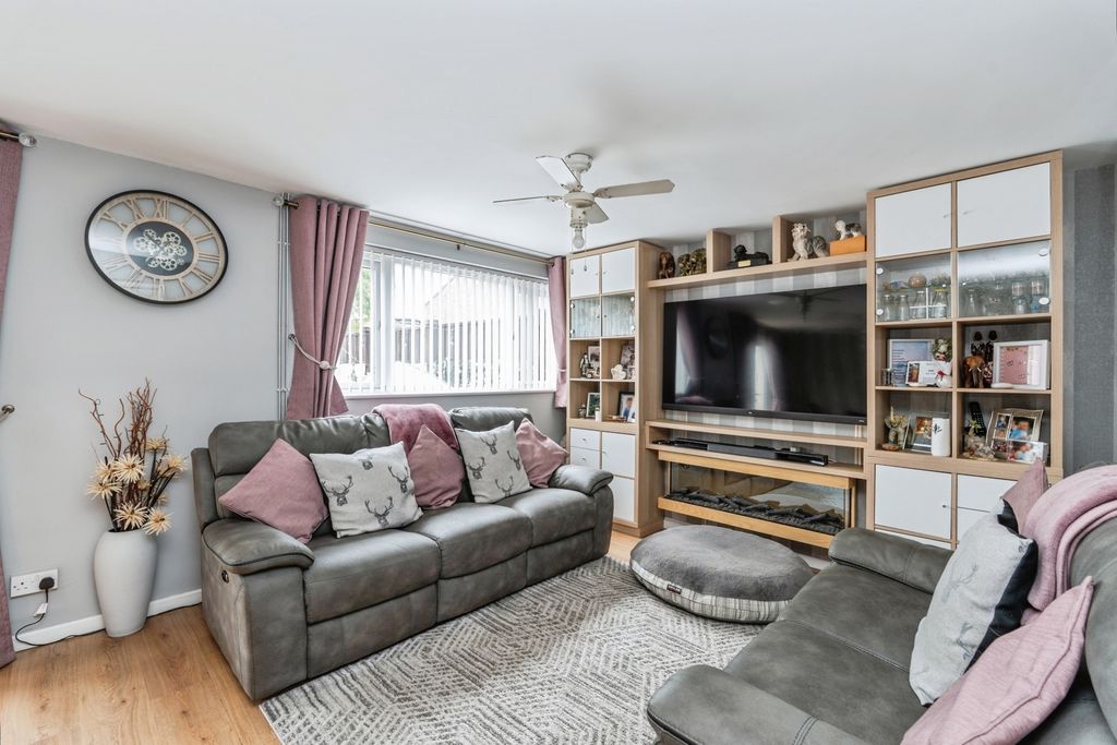 Property photo 2 of 21 Pbox-Img.Jpg