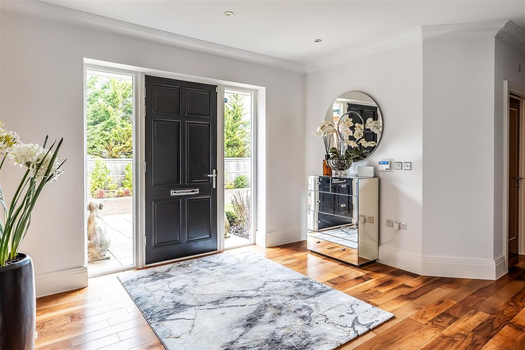 Property photo 3 of 17 2-Talman-Place-25.Jpg