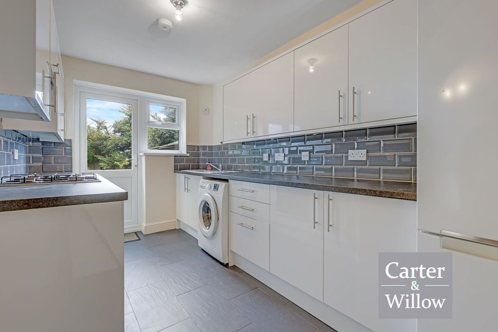 Property photo 3 of 15 Kitchen 