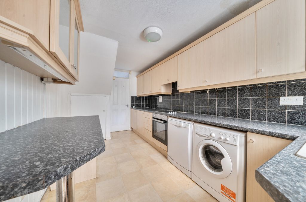 Property photo 3 of 12 1496234-1-6A5E629...