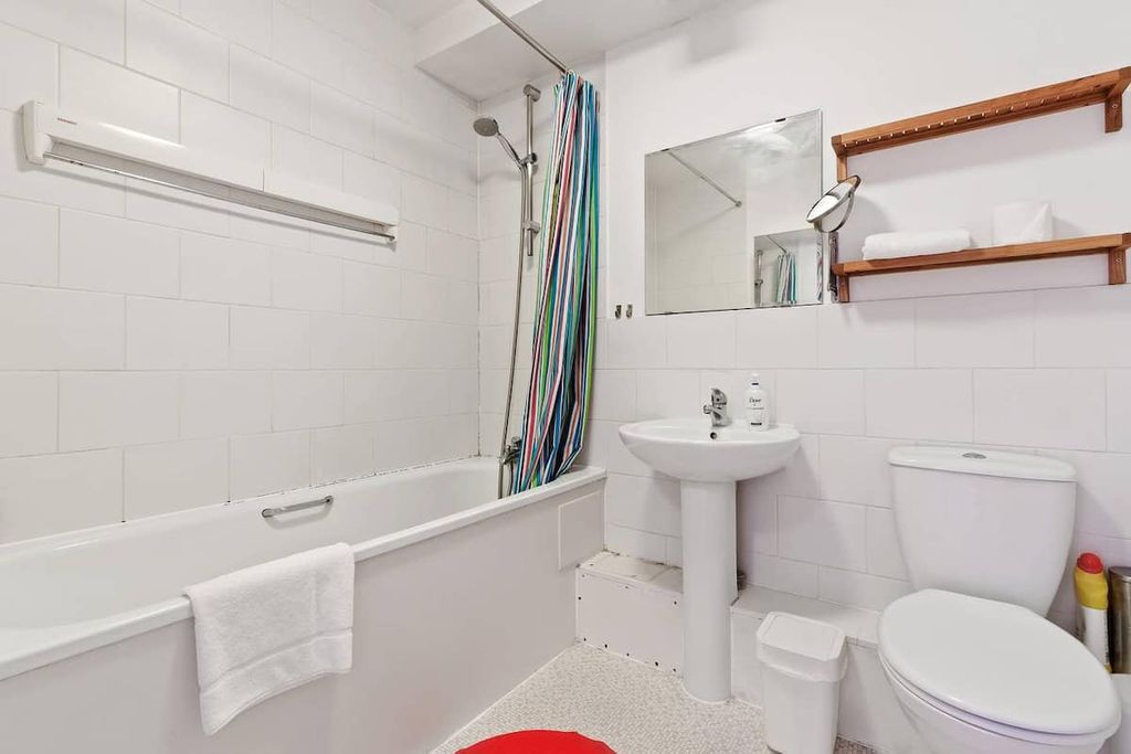 Property photo 3 of 24