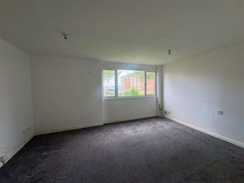 Property photo 2 of 9 Lounge