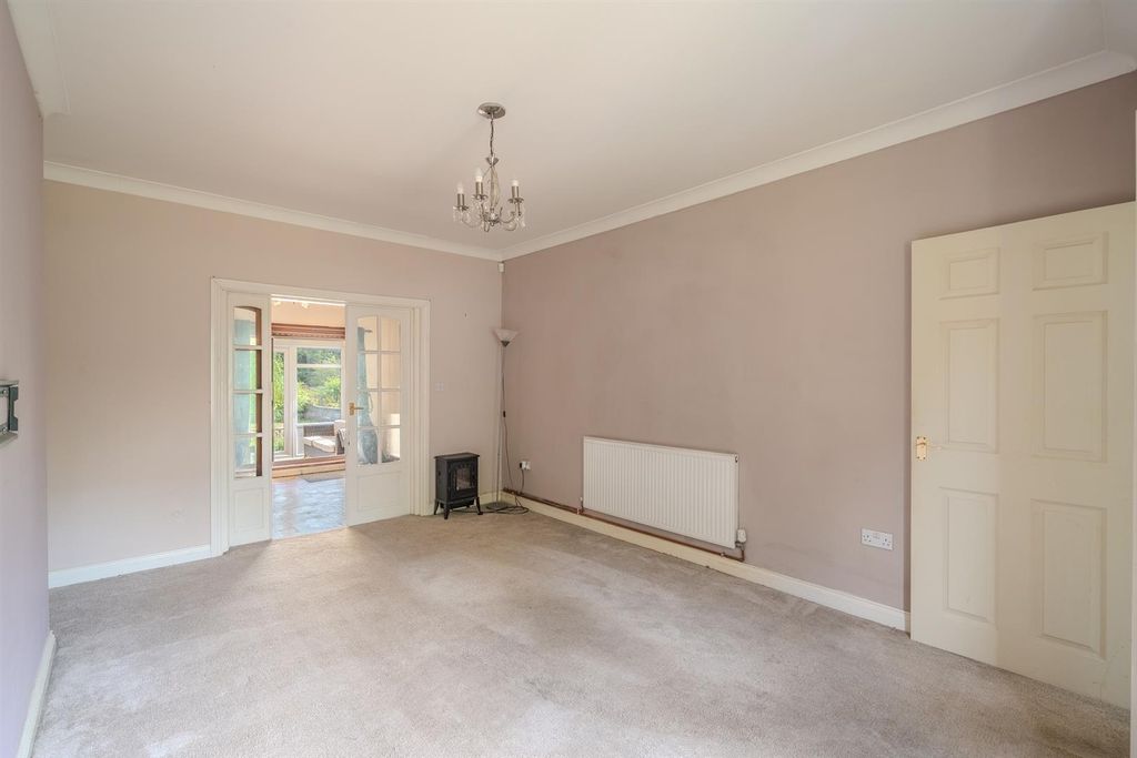 Property photo 2 of 27 10 Fountain Road-8.Jpg