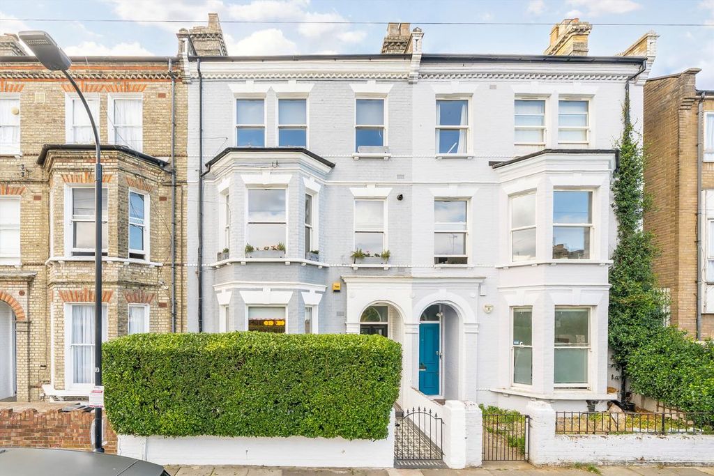 Property photo 1 of 7