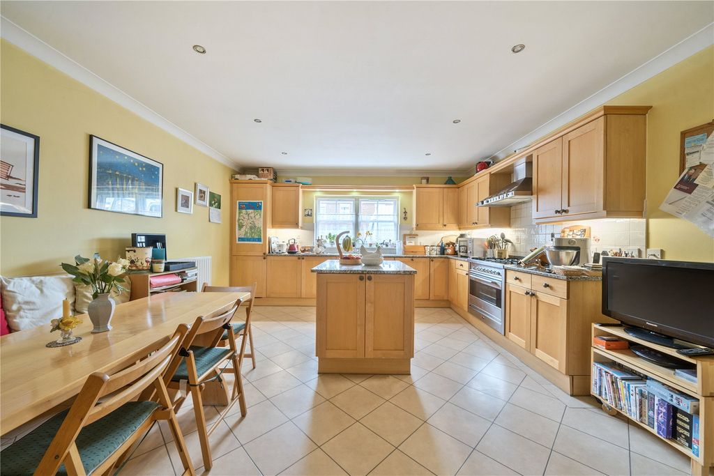 Property photo 3 of 22 Kitchen