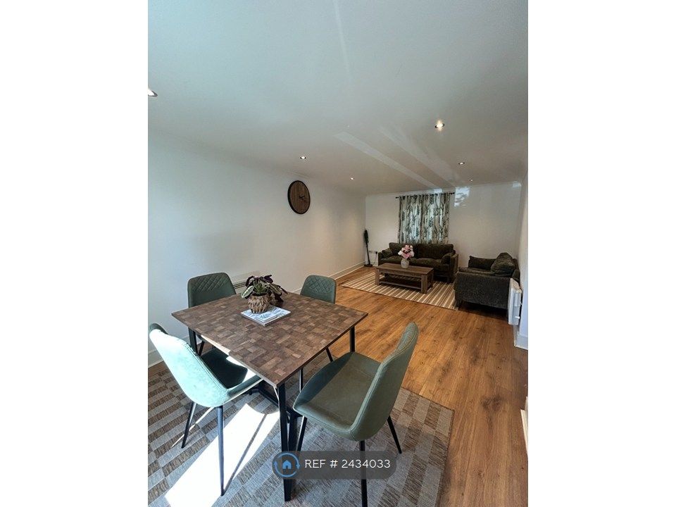 Property photo 1 of 9 Living Room (Fully Furnished)