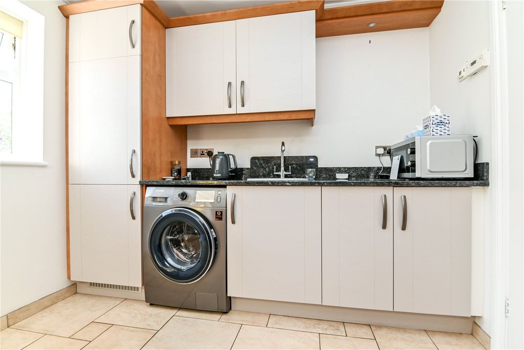 Property photo 3 of 25 Picture No. 05
