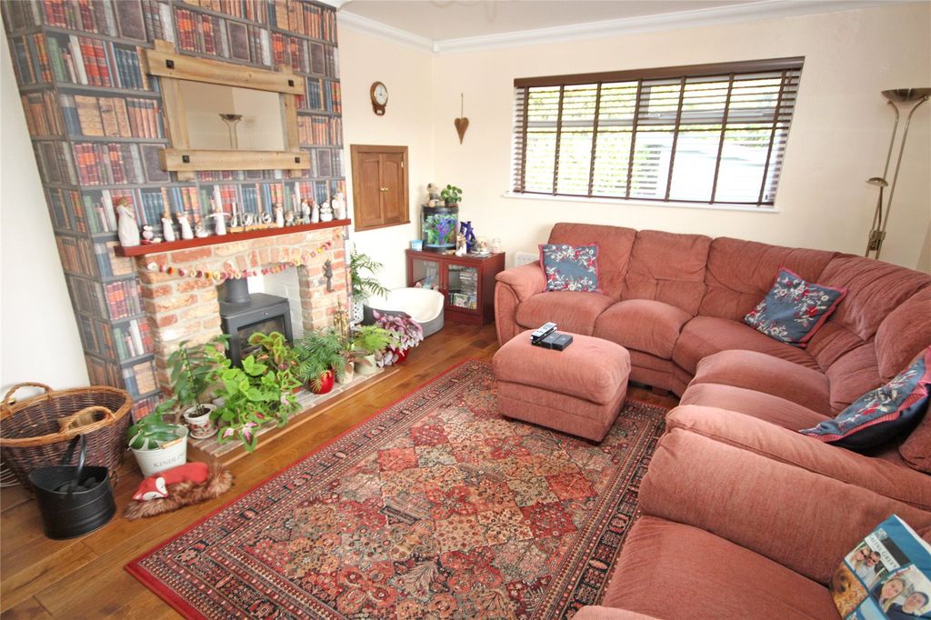 Property photo 3 of 18 Picture No. 12