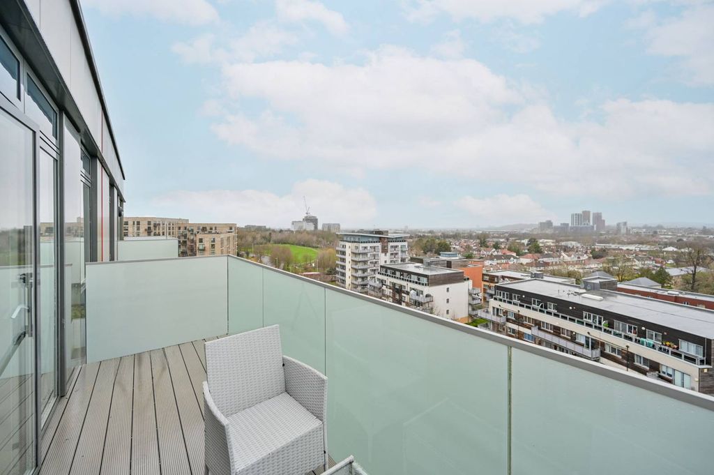 Property photo 3 of 10