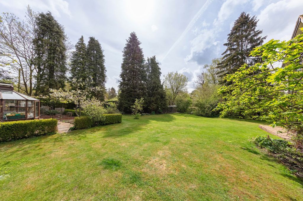 Property photo 2 of 31