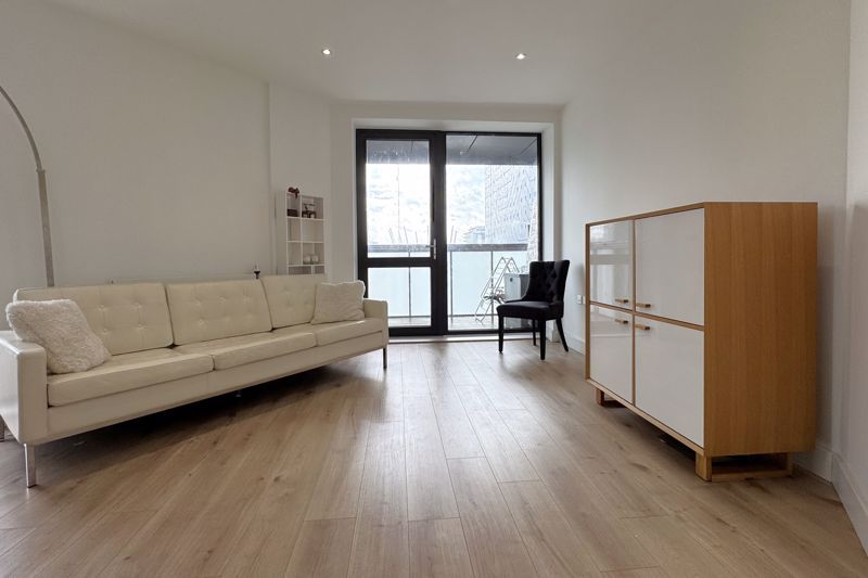 Property photo 3 of 11 Photo 7