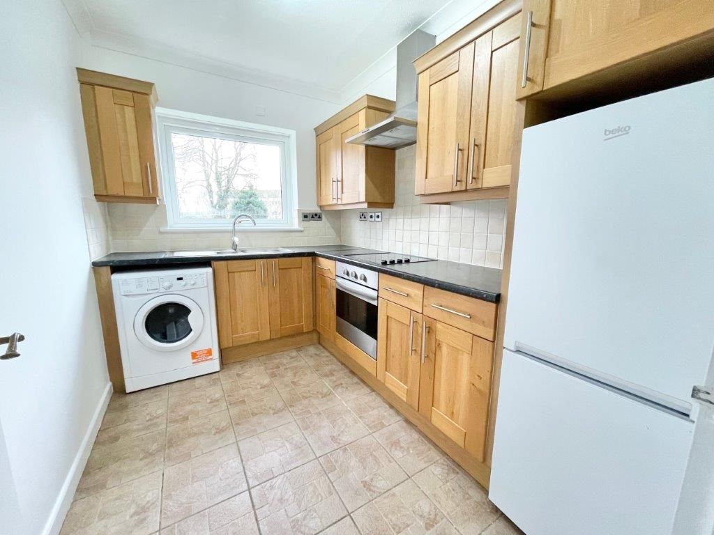 Property photo 2 of 6 Kitchen