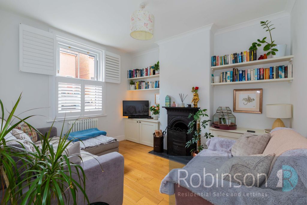 Property photo 3 of 15 46 College Glen-9