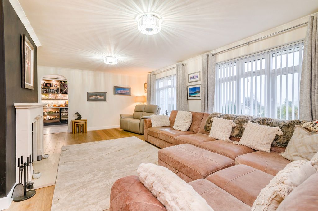 Property photo 3 of 26